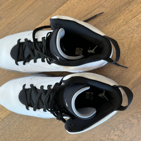 Athletic_Shoes